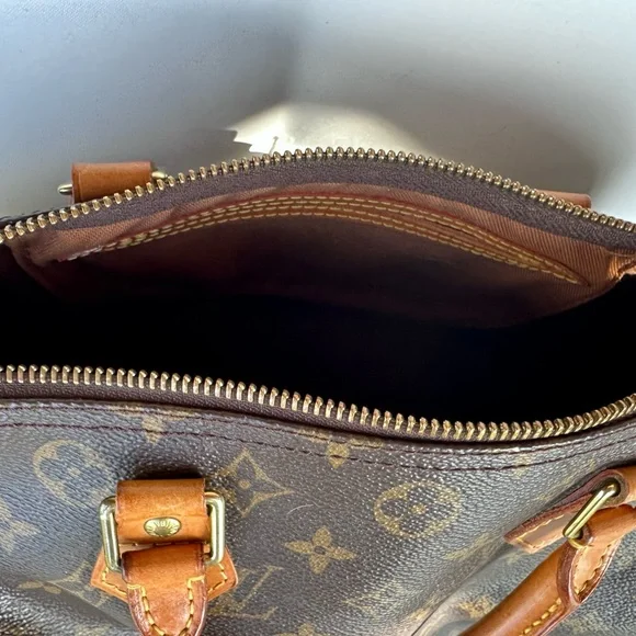 Louis Vuitton Brown Monogram Travel Bag - Picture 9 of 15